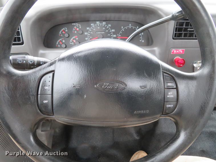 image for item DG3760 2000 Ford F250 Super Duty XL utility bed pickup truck