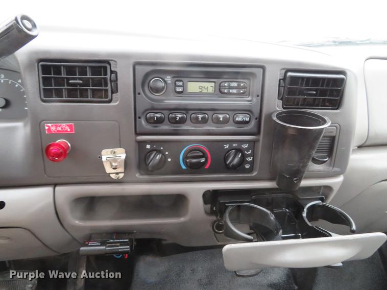 image for item DG3760 2000 Ford F250 Super Duty XL utility bed pickup truck