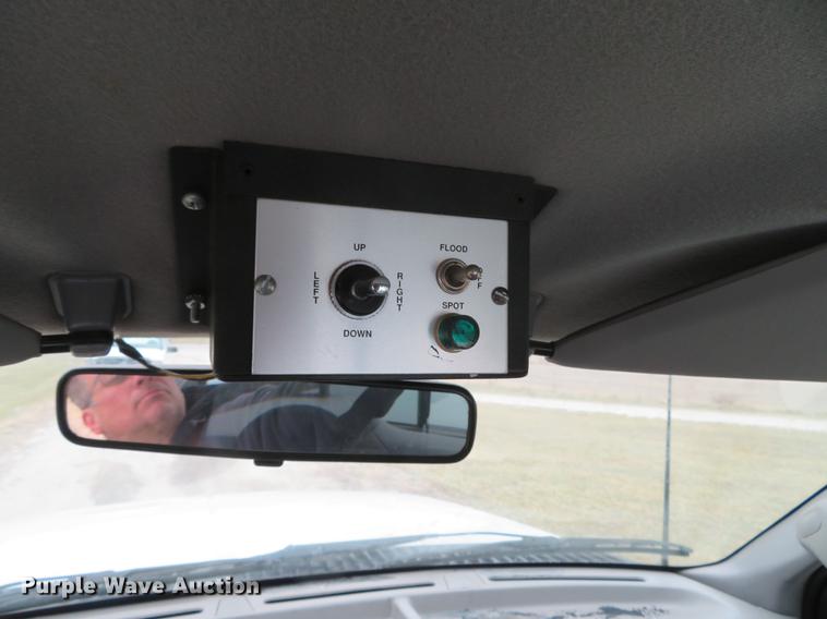 image for item DG3760 2000 Ford F250 Super Duty XL utility bed pickup truck