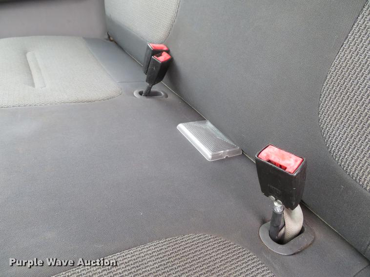 image for item DG3760 2000 Ford F250 Super Duty XL utility bed pickup truck