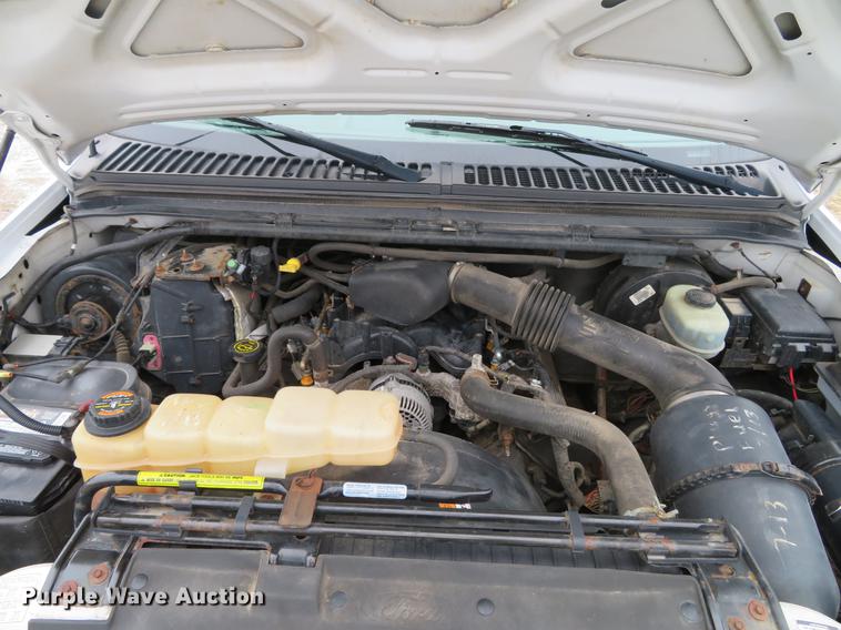 image for item DG3760 2000 Ford F250 Super Duty XL utility bed pickup truck