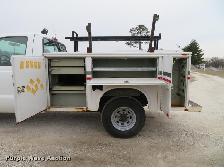 image for item DG3760 2000 Ford F250 Super Duty XL utility bed pickup truck