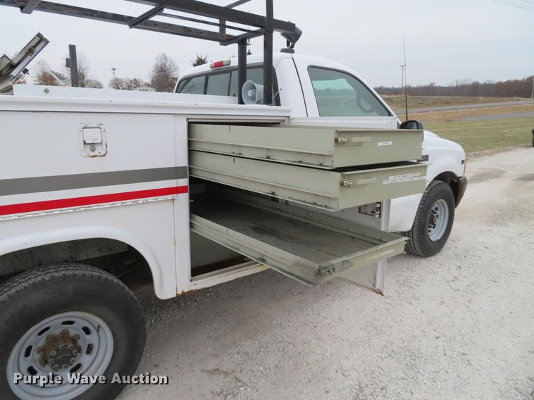 image for item DG3760 2000 Ford F250 Super Duty XL utility bed pickup truck