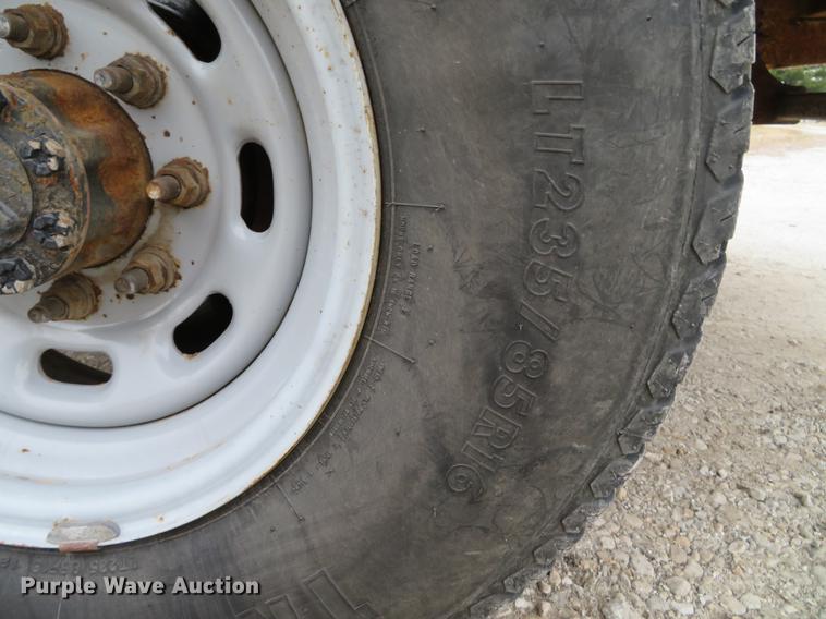 image for item DG3760 2000 Ford F250 Super Duty XL utility bed pickup truck