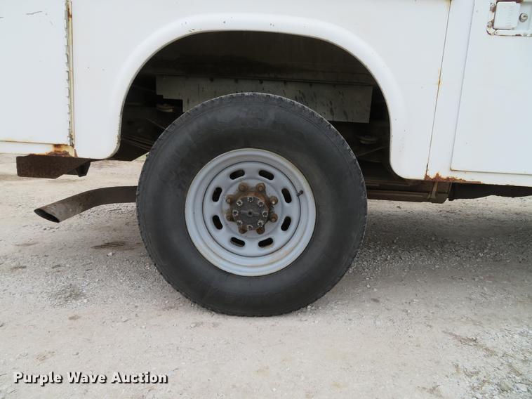 image for item DG3760 2000 Ford F250 Super Duty XL utility bed pickup truck