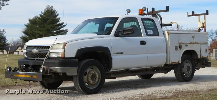 image for item DG3762 2005 Chevrolet Silverado 2500HD Ext. Cab pickup truck