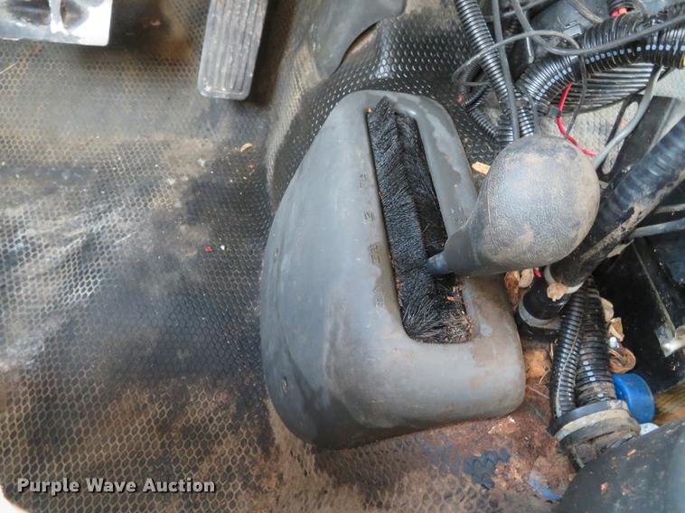 image for item DG3762 2005 Chevrolet Silverado 2500HD Ext. Cab pickup truck