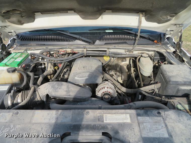 image for item DG3762 2005 Chevrolet Silverado 2500HD Ext. Cab pickup truck