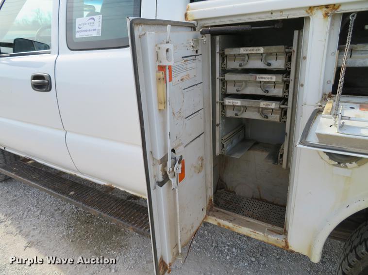image for item DG3762 2005 Chevrolet Silverado 2500HD Ext. Cab pickup truck