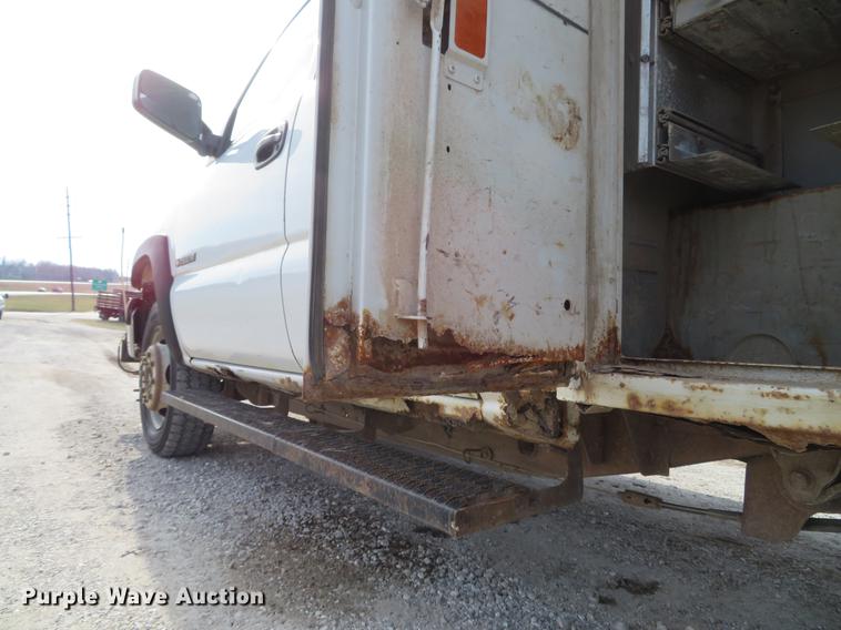 image for item DG3762 2005 Chevrolet Silverado 2500HD Ext. Cab pickup truck