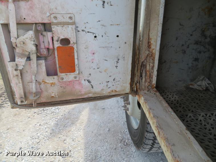 image for item DG3762 2005 Chevrolet Silverado 2500HD Ext. Cab pickup truck