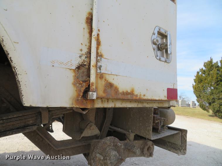 image for item DG3762 2005 Chevrolet Silverado 2500HD Ext. Cab pickup truck