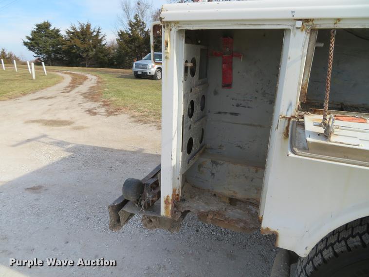 image for item DG3762 2005 Chevrolet Silverado 2500HD Ext. Cab pickup truck