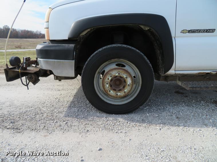 image for item DG3762 2005 Chevrolet Silverado 2500HD Ext. Cab pickup truck