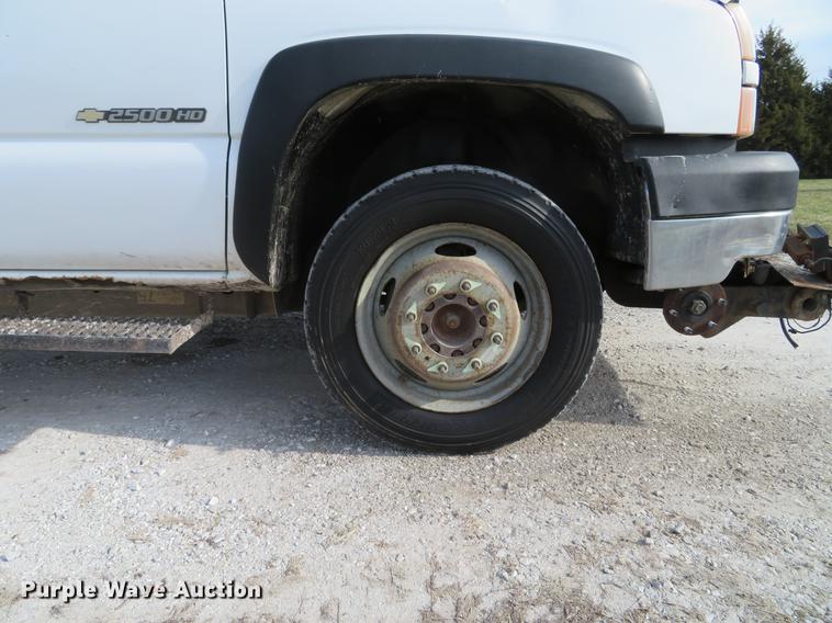 image for item DG3762 2005 Chevrolet Silverado 2500HD Ext. Cab pickup truck