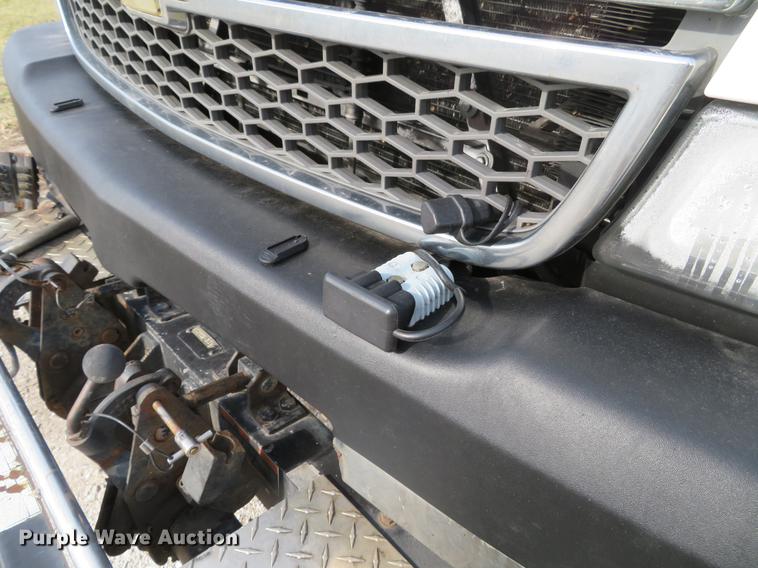 image for item DG3762 2005 Chevrolet Silverado 2500HD Ext. Cab pickup truck