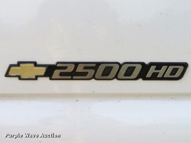 image for item DG3762 2005 Chevrolet Silverado 2500HD Ext. Cab pickup truck