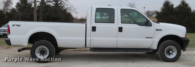 image for item DG3763 2004 Ford F350 Super Duty XL Crew Cab pickup truck