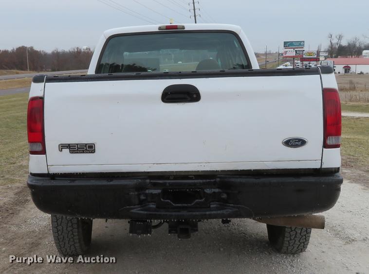 image for item DG3763 2004 Ford F350 Super Duty XL Crew Cab pickup truck