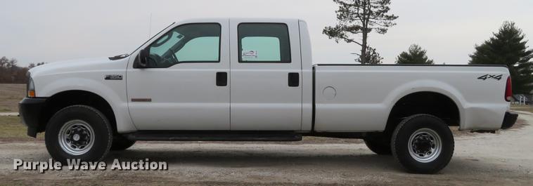 image for item DG3763 2004 Ford F350 Super Duty XL Crew Cab pickup truck