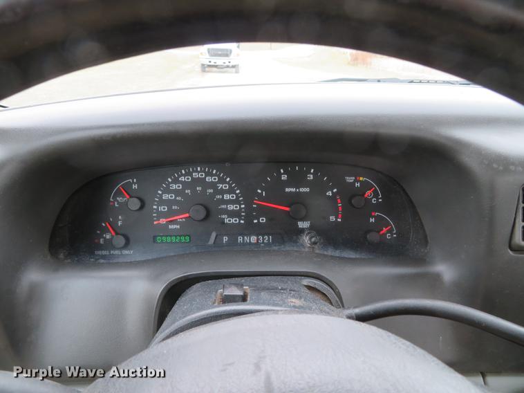 image for item DG3763 2004 Ford F350 Super Duty XL Crew Cab pickup truck