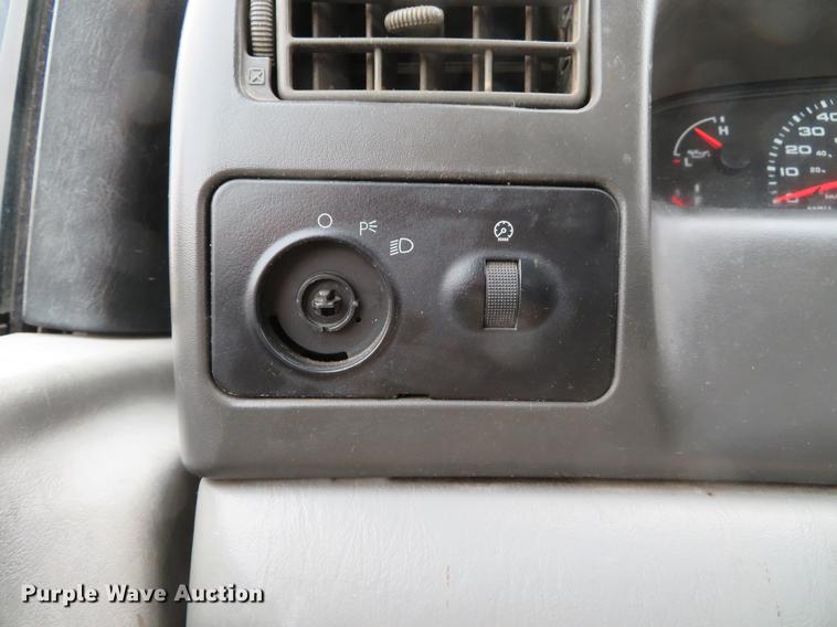 image for item DG3763 2004 Ford F350 Super Duty XL Crew Cab pickup truck