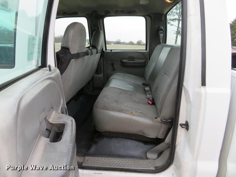 image for item DG3763 2004 Ford F350 Super Duty XL Crew Cab pickup truck