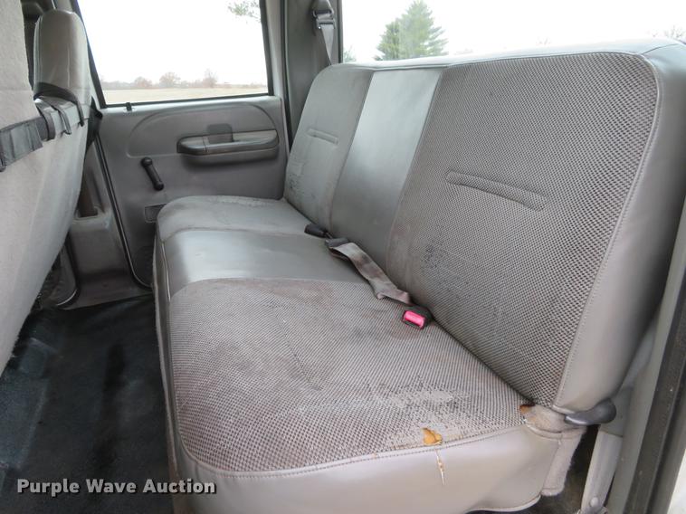 image for item DG3763 2004 Ford F350 Super Duty XL Crew Cab pickup truck