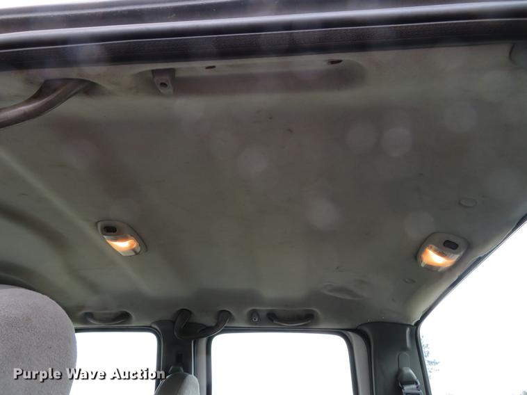 image for item DG3763 2004 Ford F350 Super Duty XL Crew Cab pickup truck