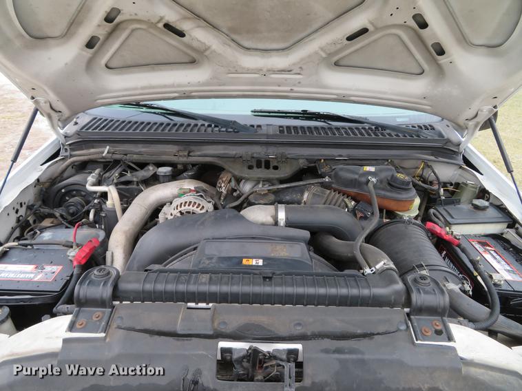 image for item DG3763 2004 Ford F350 Super Duty XL Crew Cab pickup truck