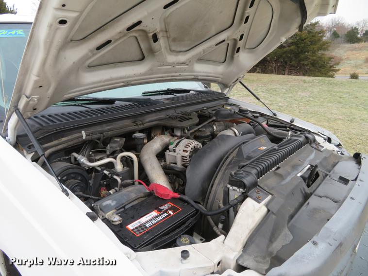 image for item DG3763 2004 Ford F350 Super Duty XL Crew Cab pickup truck