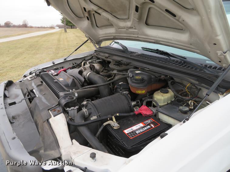 image for item DG3763 2004 Ford F350 Super Duty XL Crew Cab pickup truck