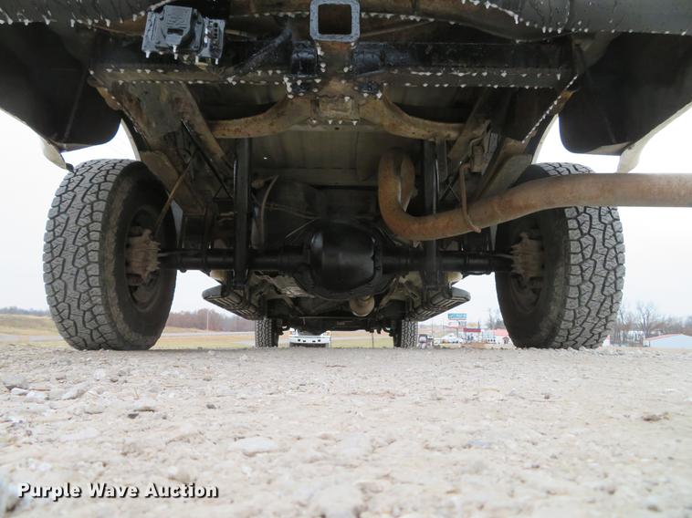 image for item DG3763 2004 Ford F350 Super Duty XL Crew Cab pickup truck