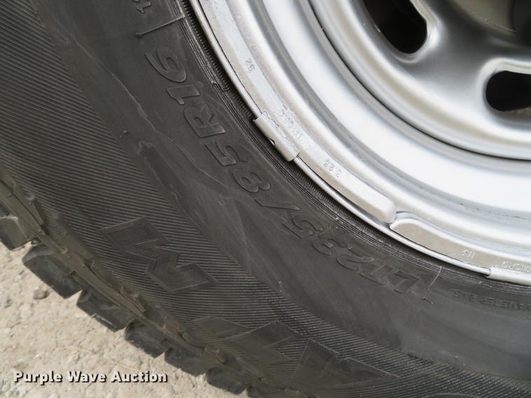 image for item DG3763 2004 Ford F350 Super Duty XL Crew Cab pickup truck