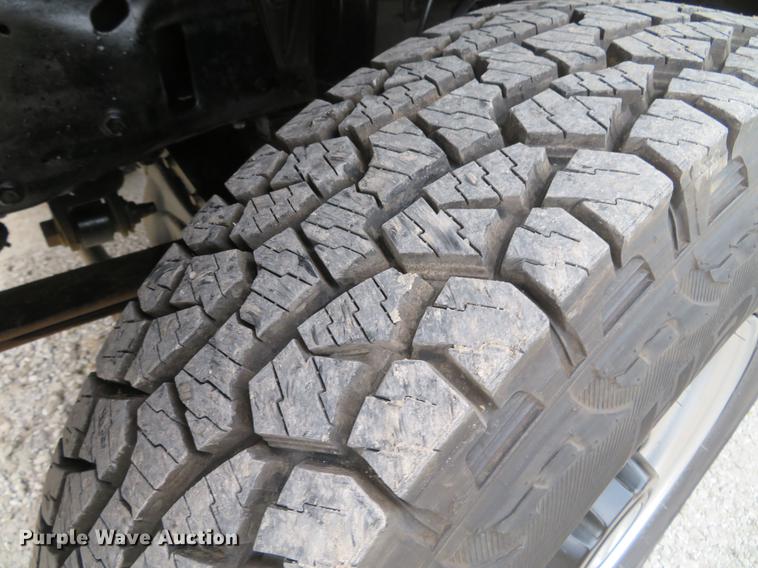 image for item DG3763 2004 Ford F350 Super Duty XL Crew Cab pickup truck