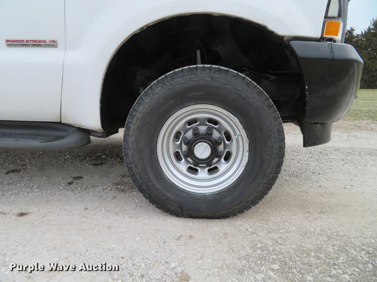 image for item DG3763 2004 Ford F350 Super Duty XL Crew Cab pickup truck
