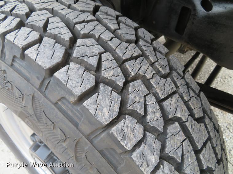 image for item DG3763 2004 Ford F350 Super Duty XL Crew Cab pickup truck