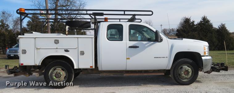 image for item DG3765 2008 Chevrolet Silverado 2500HD Ext. Cab utility bed pickup truck