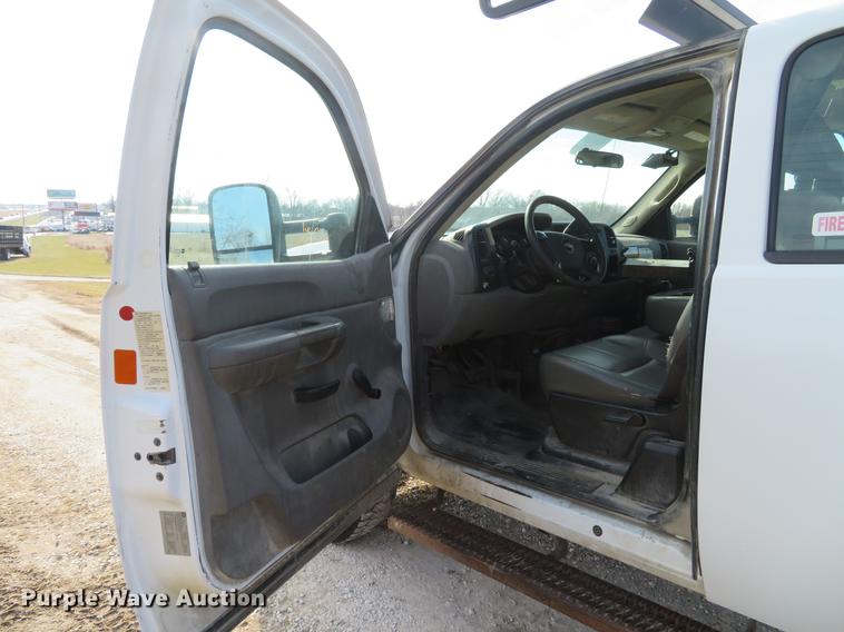 image for item DG3765 2008 Chevrolet Silverado 2500HD Ext. Cab utility bed pickup truck
