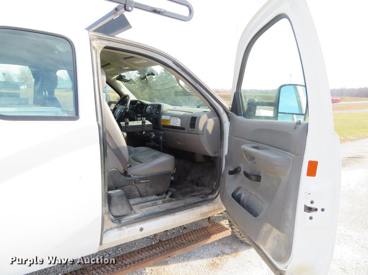 image for item DG3765 2008 Chevrolet Silverado 2500HD Ext. Cab utility bed pickup truck