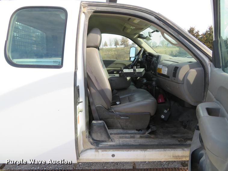 image for item DG3765 2008 Chevrolet Silverado 2500HD Ext. Cab utility bed pickup truck