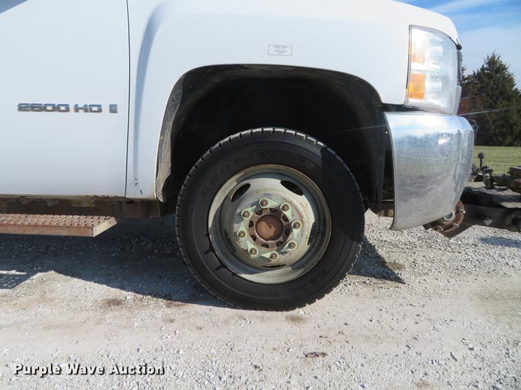 image for item DG3765 2008 Chevrolet Silverado 2500HD Ext. Cab utility bed pickup truck