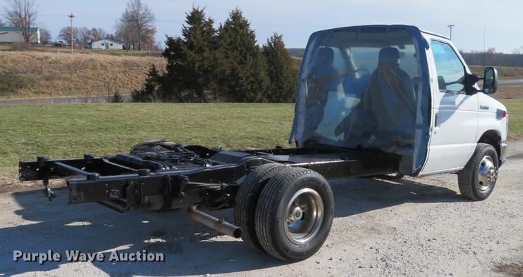 image for item DG3766 2010 Ford E350 Super Duty cab and chassis