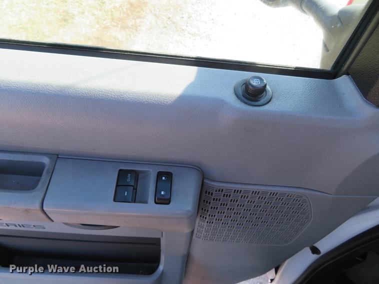 image for item DG3766 2010 Ford E350 Super Duty cab and chassis