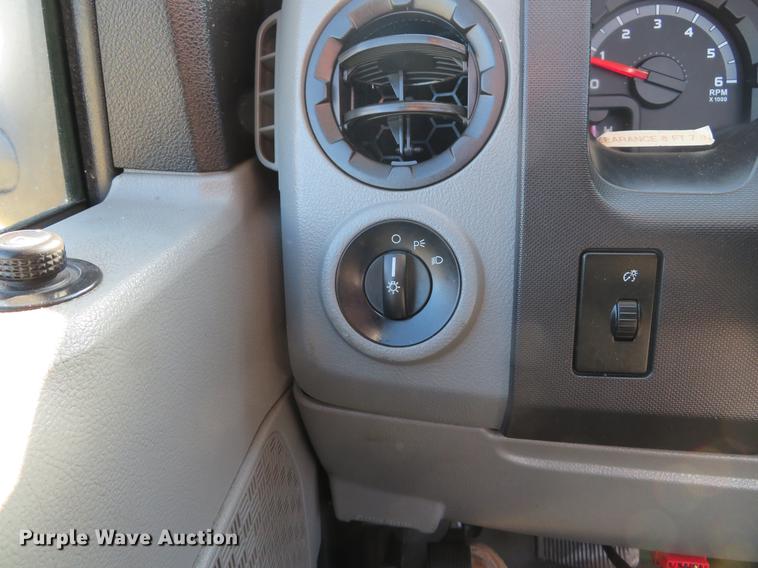 image for item DG3766 2010 Ford E350 Super Duty cab and chassis