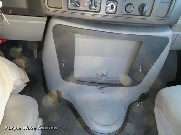 image for item DG3766 2010 Ford E350 Super Duty cab and chassis