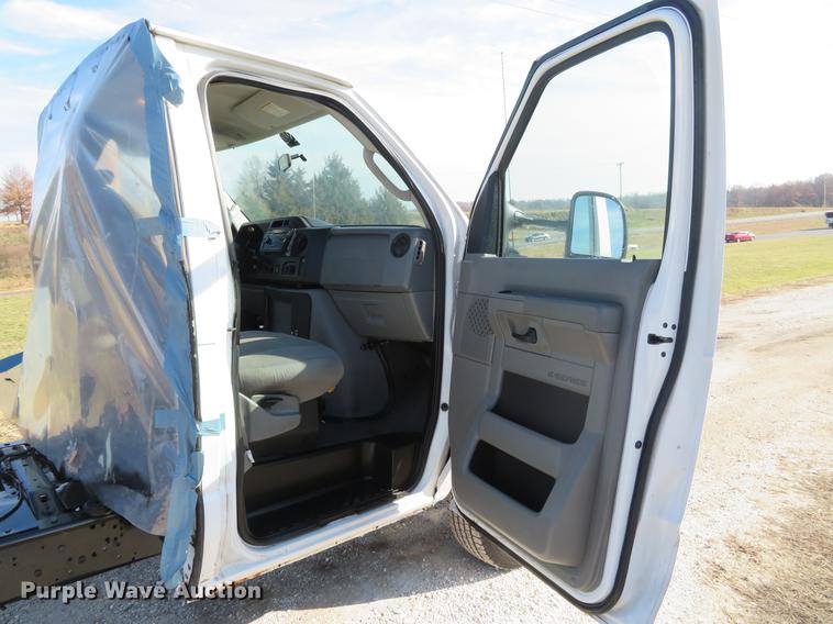 image for item DG3766 2010 Ford E350 Super Duty cab and chassis