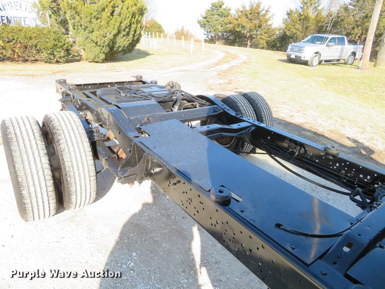 image for item DG3766 2010 Ford E350 Super Duty cab and chassis