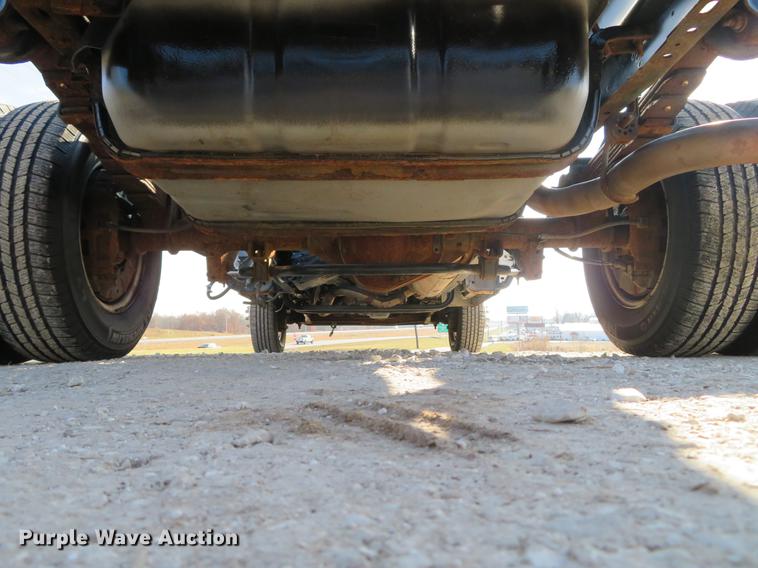 image for item DG3766 2010 Ford E350 Super Duty cab and chassis