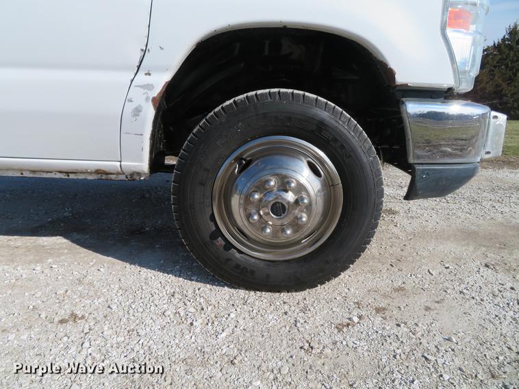 image for item DG3766 2010 Ford E350 Super Duty cab and chassis